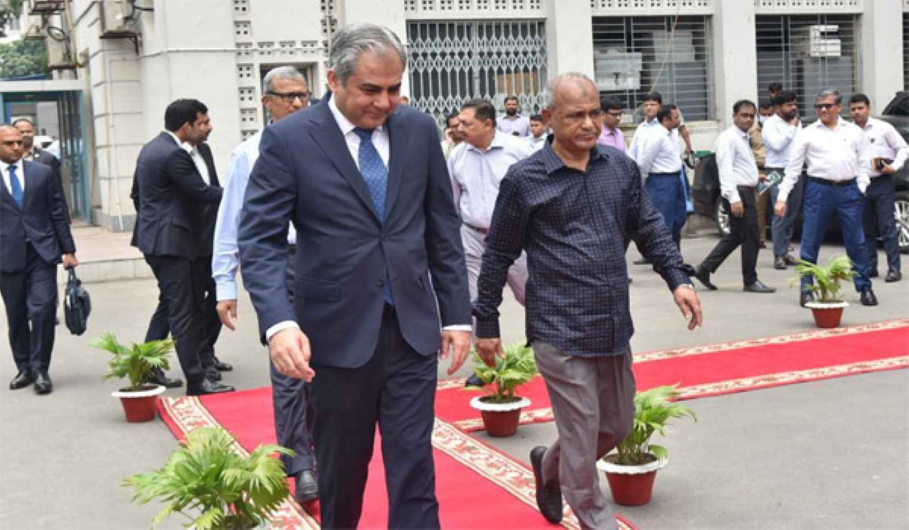 2025/July 2025/“সন্ত্রাস দমনে বাংলাদেশ-পাকিস্তান একসঙ্গে কাজ করবে” বললেন স্বরাষ্ট্র উপদেষ্টা.jpg